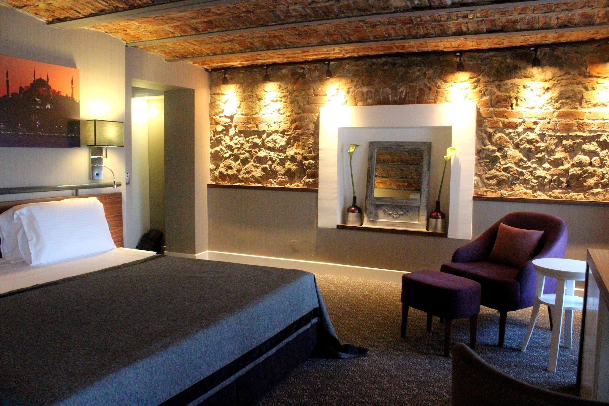Montania Special Class Hotel Муданья Экстерьер фото