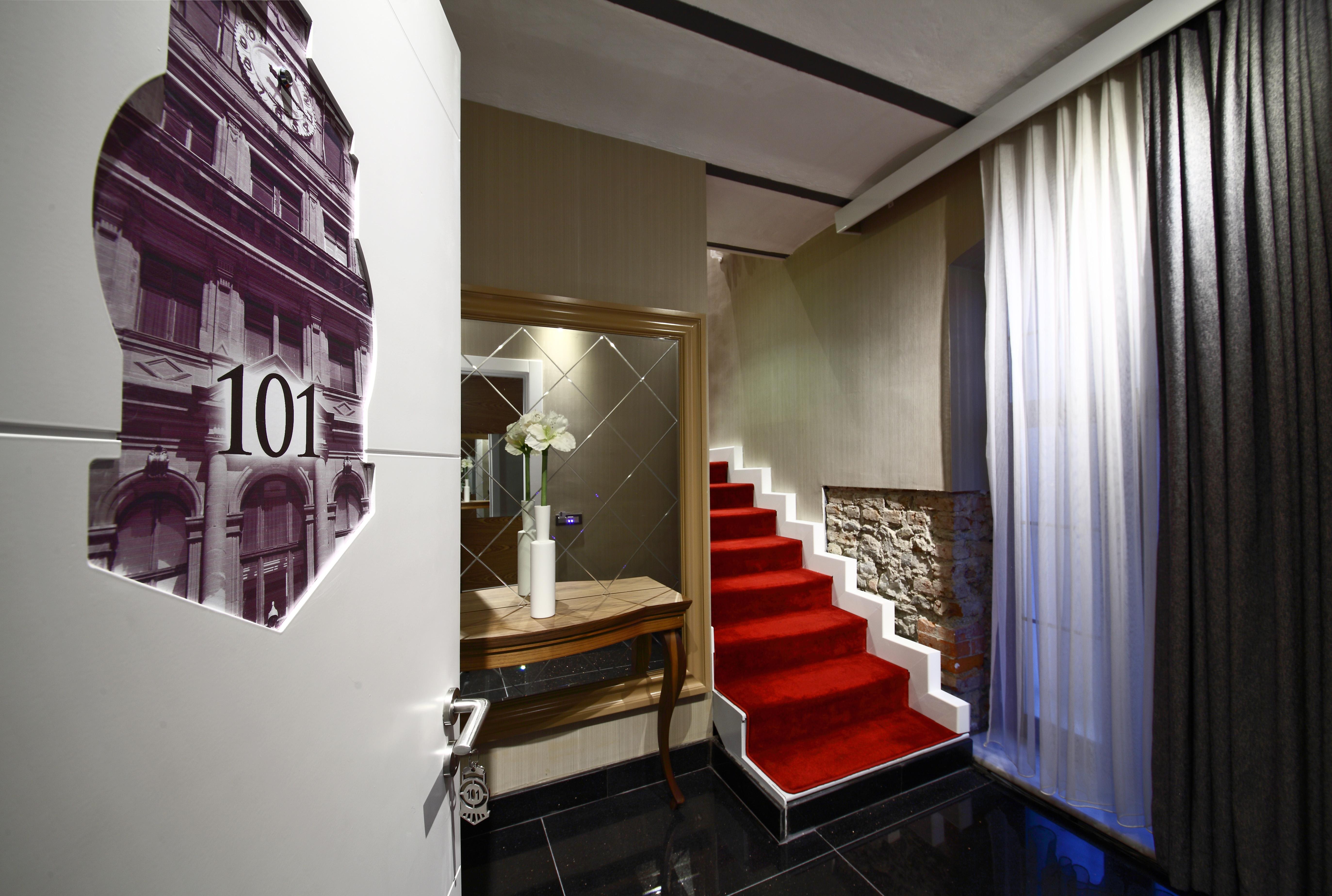 Montania Special Class Hotel Муданья Экстерьер фото