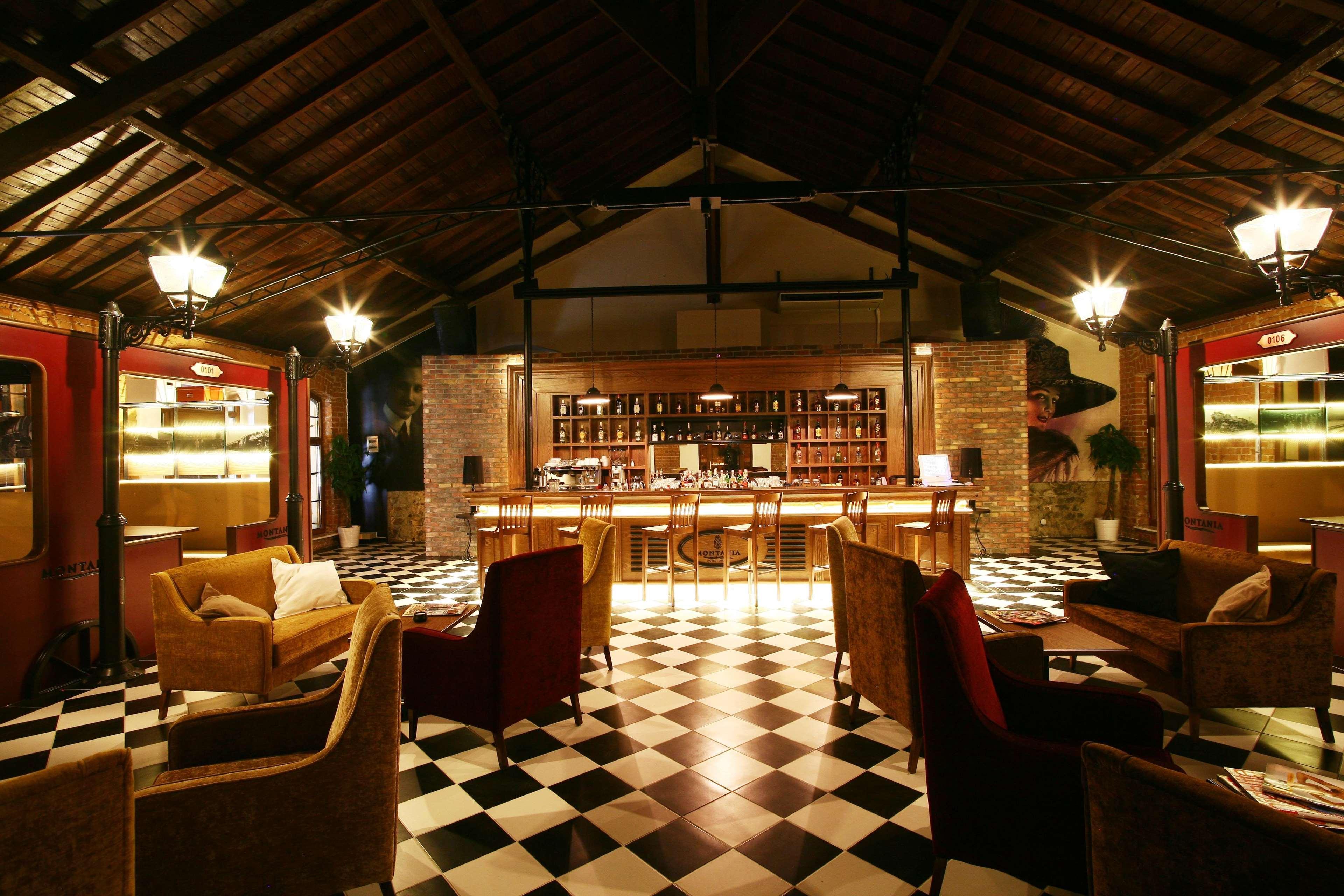 Montania Special Class Hotel Муданья Экстерьер фото