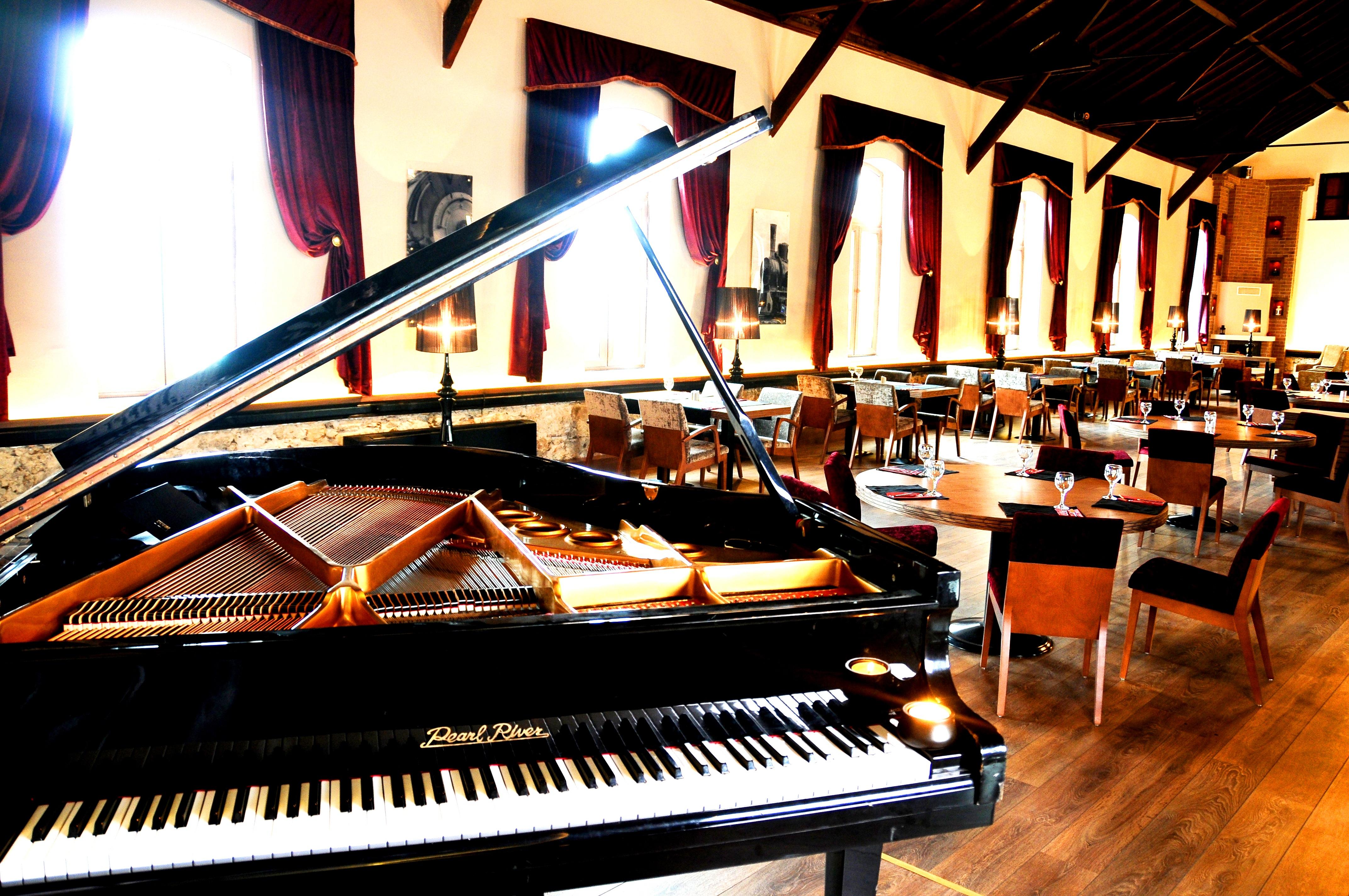 Montania Special Class Hotel Муданья Экстерьер фото